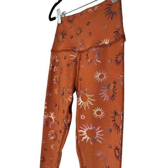 Beyond Yoga Womens Sun Print High Waisted Metallic Midi Leggings Cinnamon Tan XS - Picture 7 of 10